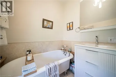 11 Chestnut Avenue Brantford ON N3T 4B9