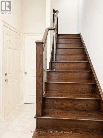 5 Lowes Hill Circle Caledon ON L7C 4H4