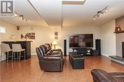 523 Eastern Avenue Lively ON P3Y 1M9