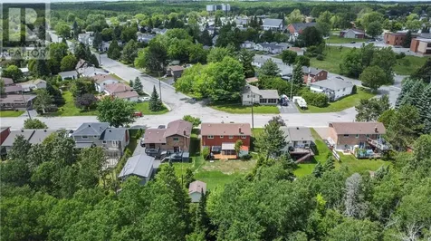 523 Eastern Avenue Lively ON P3Y 1M9