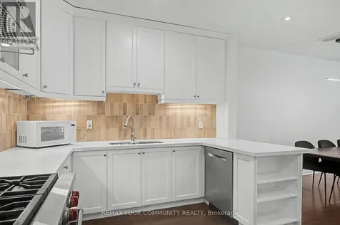 1079 Broadview Avenue Toronto (broadview North) ON M4K 2S4