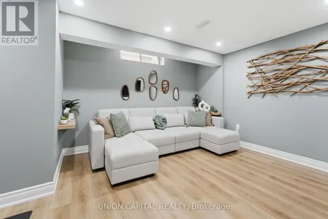 22 Delight Way Whitby (brooklin) ON L1M 0E9