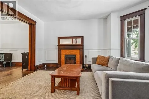 33 Saint Clair Avenue Hamilton ON L8M 2N4