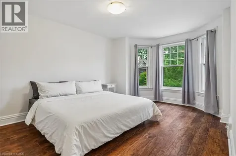33 Saint Clair Avenue Hamilton ON L8M 2N4