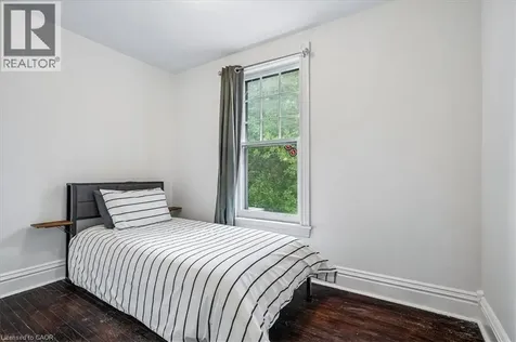 33 Saint Clair Avenue Hamilton ON L8M 2N4