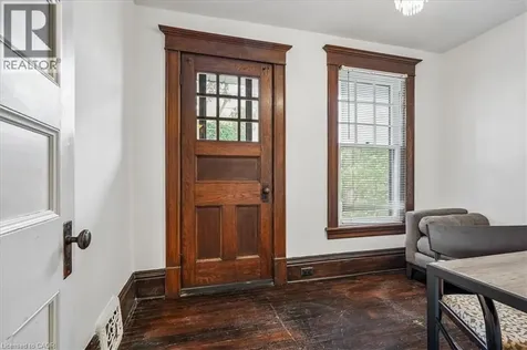 33 Saint Clair Avenue Hamilton ON L8M 2N4