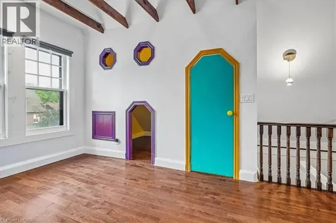 33 Saint Clair Avenue Hamilton ON L8M 2N4