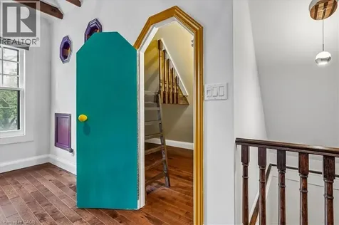 33 Saint Clair Avenue Hamilton ON L8M 2N4