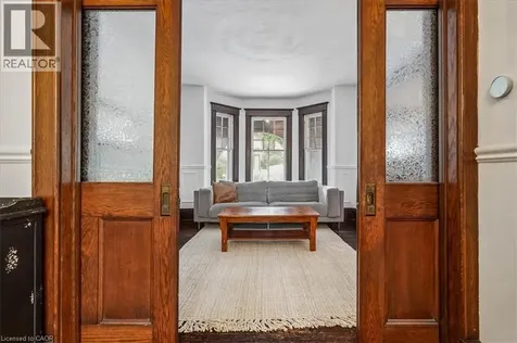 33 Saint Clair Avenue Hamilton ON L8M 2N4