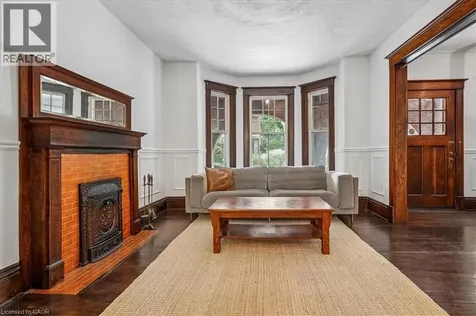 33 Saint Clair Avenue Hamilton ON L8M 2N4
