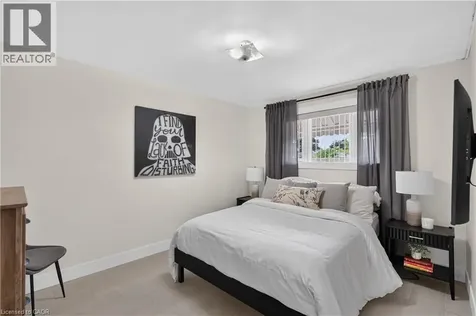 236 Hammersmith Court Burlington ON L7L 4N7