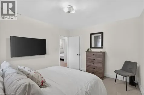 236 Hammersmith Court Burlington ON L7L 4N7