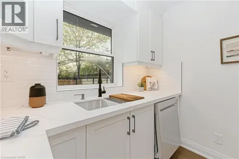 487 East 37th Street Hamilton ON L8V 4C1