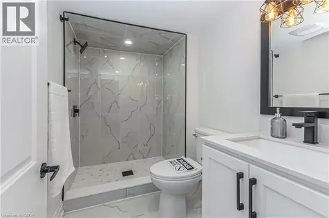487 East 37th Street Hamilton ON L8V 4C1
