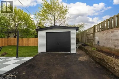 487 East 37th Street Hamilton ON L8V 4C1