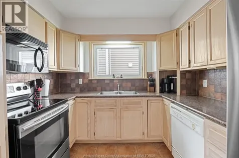 419 Lakeside Amherstburg ON N0R 1G0