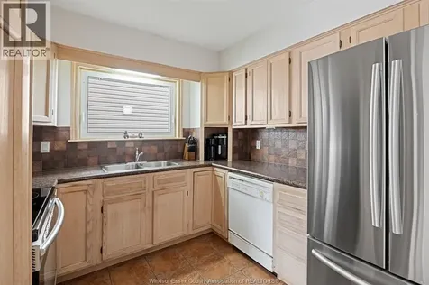 419 Lakeside Amherstburg ON N0R 1G0