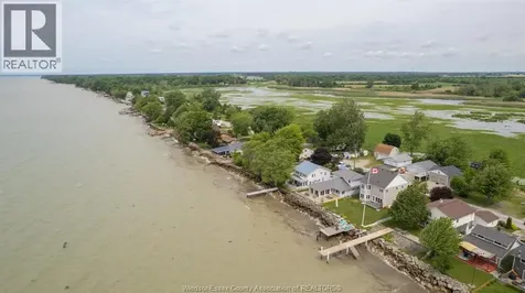 419 Lakeside Amherstburg ON N0R 1G0