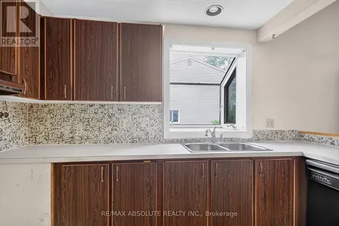 32 Sage Crescent Ottawa ON K2J 1T4