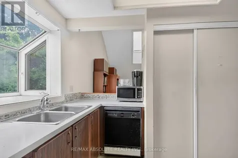 32 Sage Crescent Ottawa ON K2J 1T4