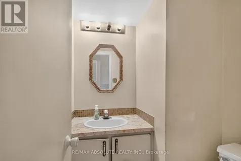 32 Sage Crescent Ottawa ON K2J 1T4