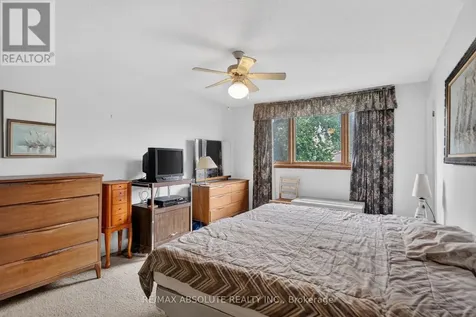 32 Sage Crescent Ottawa ON K2J 1T4