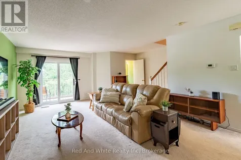 230 Blackhorne Drive Kitchener ON N2E 1Z4