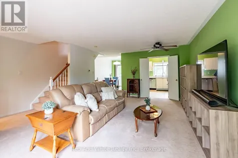 230 Blackhorne Drive Kitchener ON N2E 1Z4