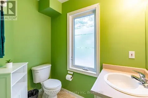 230 Blackhorne Drive Kitchener ON N2E 1Z4