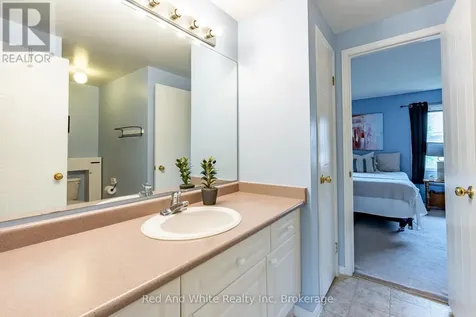 230 Blackhorne Drive Kitchener ON N2E 1Z4