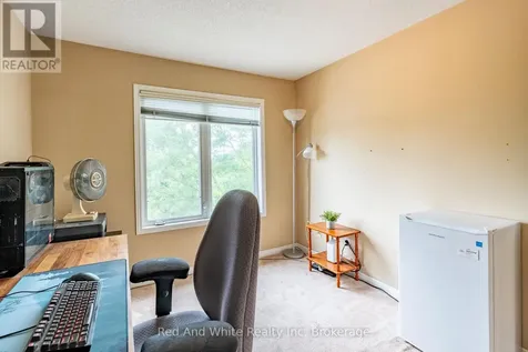 230 Blackhorne Drive Kitchener ON N2E 1Z4