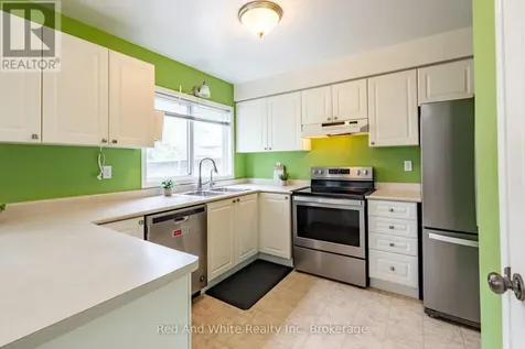 230 Blackhorne Drive Kitchener ON N2E 1Z4