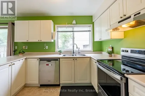 230 Blackhorne Drive Kitchener ON N2E 1Z4