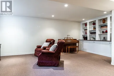 43 Gregory Crescent Stratford ON N5A 8A5