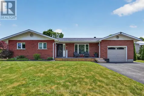 71 Lorne Avenue Penetanguishene ON L9M 1H8