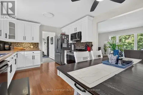 71 Lorne Avenue Penetanguishene ON L9M 1H8