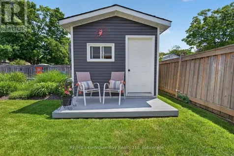 71 Lorne Avenue Penetanguishene ON L9M 1H8