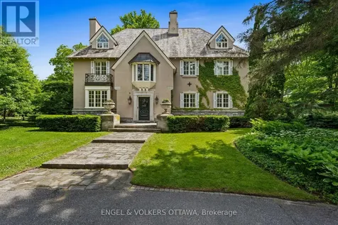 218 Coltrin Road Ottawa ON K1M 0A6
