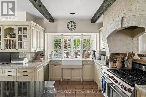 218 Coltrin Road Ottawa ON K1M 0A6