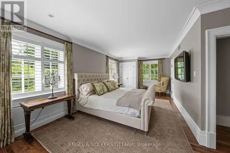 218 Coltrin Road Ottawa ON K1M 0A6