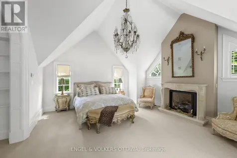 218 Coltrin Road Ottawa ON K1M 0A6