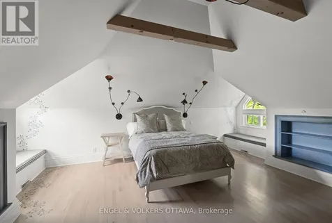 218 Coltrin Road Ottawa ON K1M 0A6