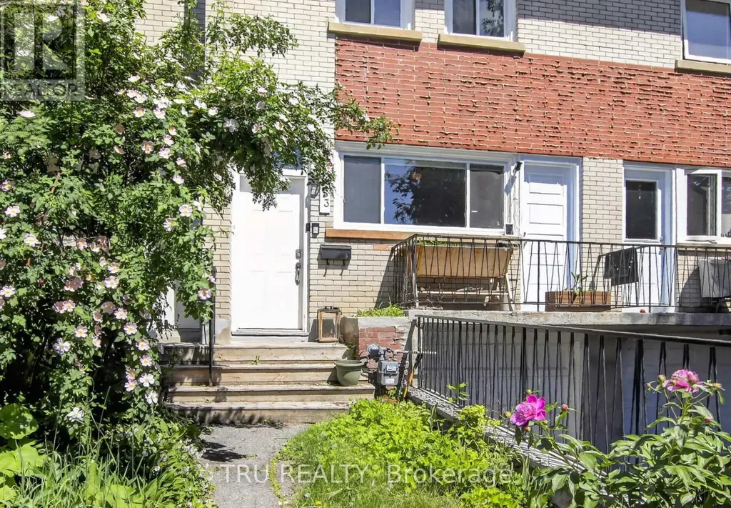1253 Emperor Avenue Ottawa ON K1Z 8C4