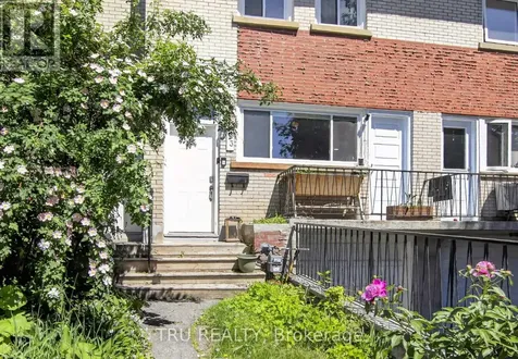 1253 Emperor Avenue Ottawa ON K1Z 8C4