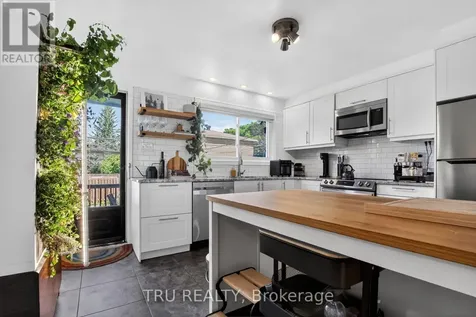 1253 Emperor Avenue Ottawa ON K1Z 8C4