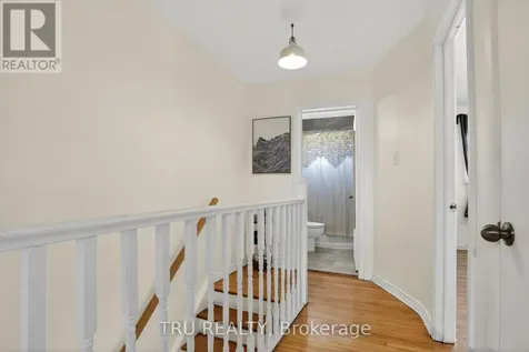 1253 Emperor Avenue Ottawa ON K1Z 8C4