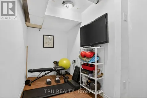 1253 Emperor Avenue Ottawa ON K1Z 8C4