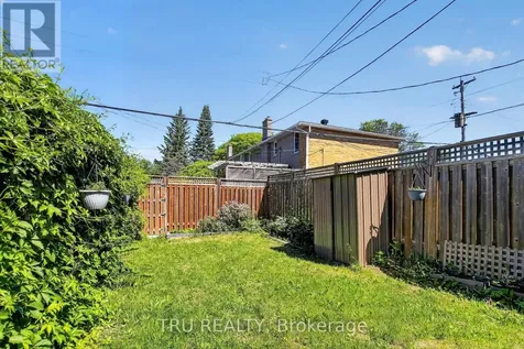 1253 Emperor Avenue Ottawa ON K1Z 8C4