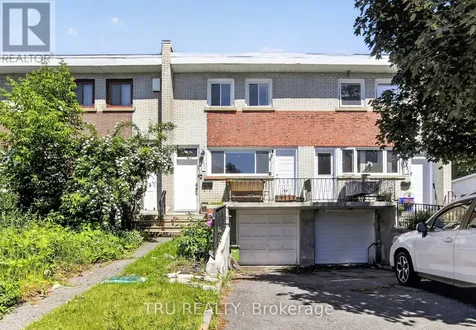 1253 Emperor Avenue Ottawa ON K1Z 8C4