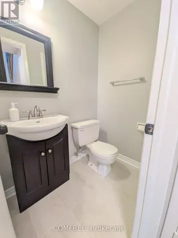8B Forester Crescent Ottawa ON K2H 8X9